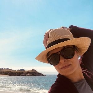 Meet your Posher, Ana